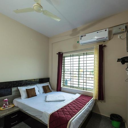 Oyo 9544 Hotel Crown Residency Mysore Esterno foto