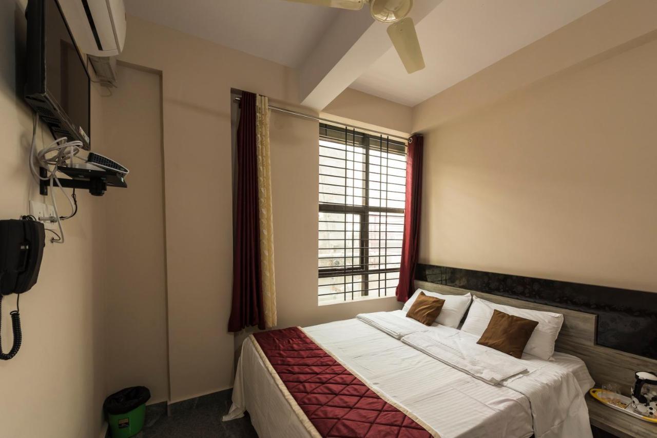 Oyo 9544 Hotel Crown Residency Mysore Esterno foto