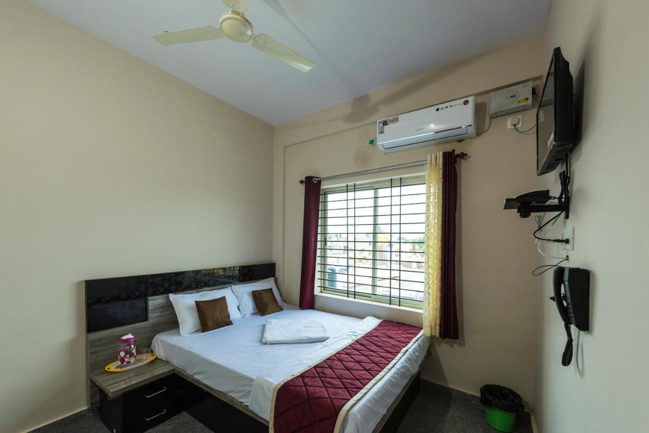 Oyo 9544 Hotel Crown Residency Mysore Esterno foto